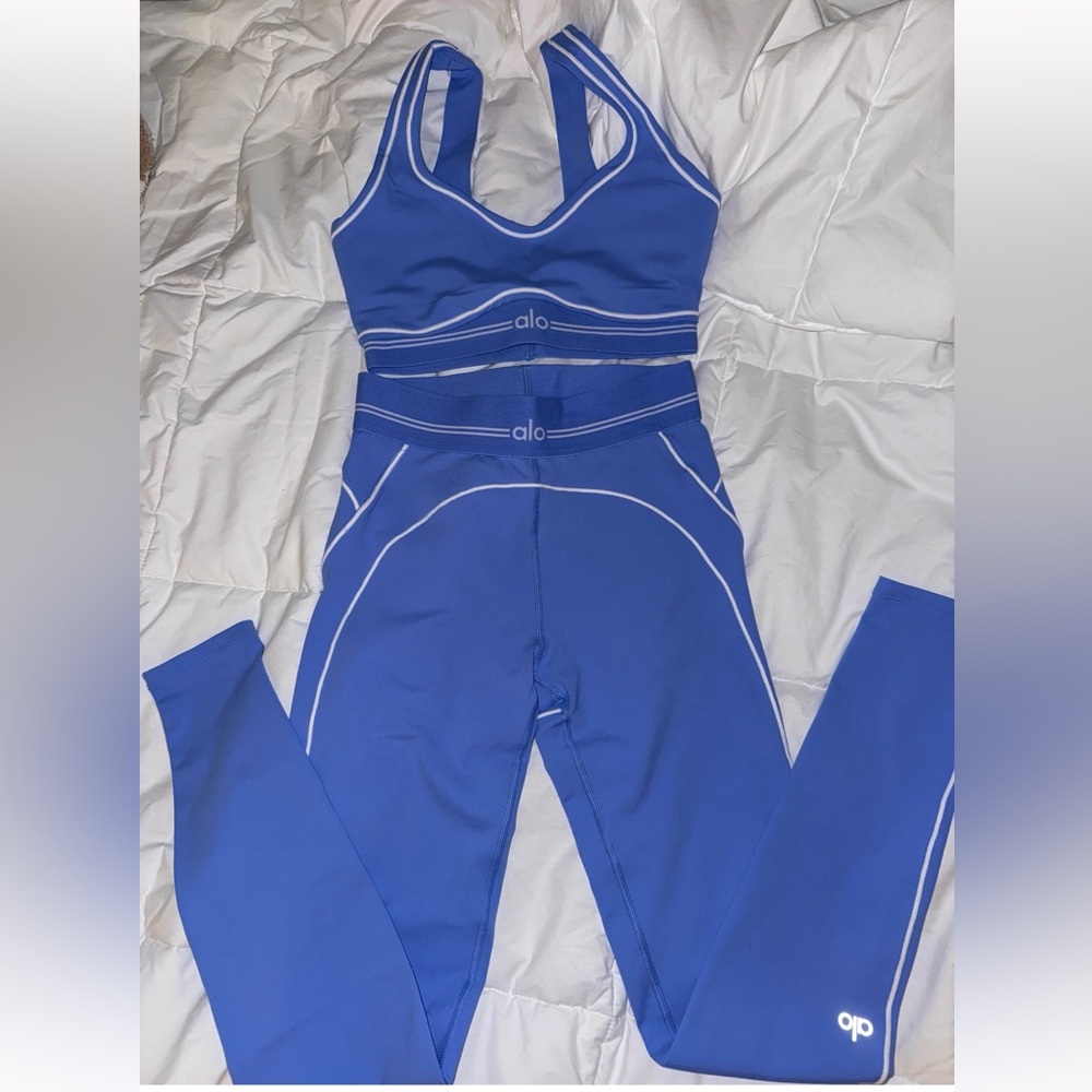 Alo Yoga Heart Throb Set crystal clear blue color limited edition